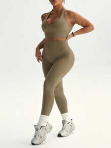 SHEIN Dewbera Set Olahraga Wanita Ukuran Besar: Atasan Tank Top Model Halter Neck Warna Polos dan Legging Pinggang Tinggi - Khaki - View 5