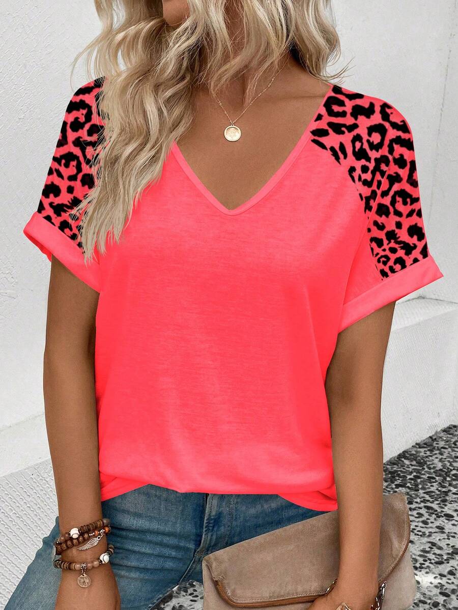 SHEIN VCAY 新款女式时尚豹纹V领短袖T恤 - 紅色 - 查看 1
