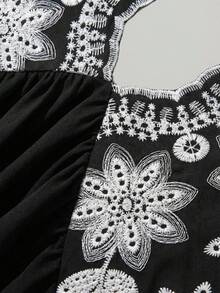 CosyJoli Plus Size V-Neck Embroidered Waist A-Line Blouse - Black - View 5
