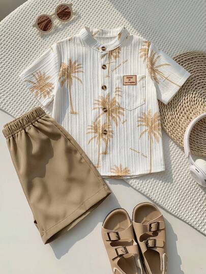 SHEIN 男童夏季椰子树字母印花翻领衬衫（带口袋）搭配纯色休闲短裤套装（2件套），适合外出、度假及各种场合。