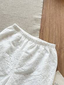 SHEIN Vintaside Kids 女童夏季无袖吊带时尚优雅上衣搭配简约百搭的西式镂空裤套装，适合旅行、度假、聚会或日常休闲穿着。 - 白色 - 查看 6