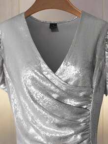 Modelyn Blusa con escote en V con solapa metálica, mangas con volantes y pliegues laterales para mujer - Albaricoque - Ver 6