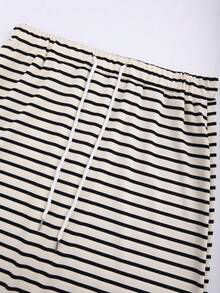 Sweetra 大码休闲抽绳短袖T恤+极简条纹A字裙两件套 女式两件套半裙 女式短袖抽绳连衣裙两件套夏季半裙套装 日式DIY风格服装 夏季两件套半裙套装 抽绳上衣和半裙套装 短袖上衣和条纹半裙 女式两件套服装 - 彩色 - 查看 5