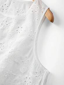 GlowEve CURVE Plus Size Women Hollow Out Embroidery Vest And Pants 2 Pieces Set, Suitable For Daily Commute - White - View 4