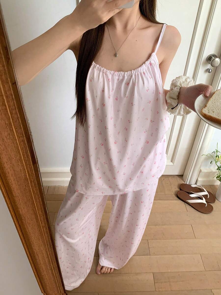 DAZY Bộ đồ ngủ mùa hè dành cho nữ, gồm áo hai dây và quần xếp ly họa tiết hoa nhí. - Hồng - Xem 1