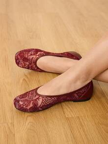 CUCCOO HITCHD 酒红色网眼花朵方头文字腰带舒适柔软简约通勤女平底鞋 - 酒紅色2 - 查看 4