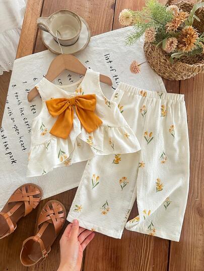 SHEIN 女婴度假休闲印花杏色背心和裤子套装