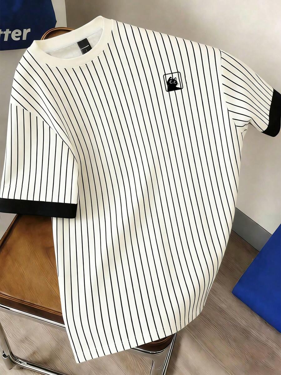 Manfinity Joysei 男士休闲趣味可爱黑猫印花拼接圆领T恤，条纹T恤，适合上学、送朋友 - 白色 - 查看 1