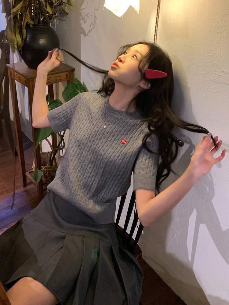 Women's Round Neck Letter & Heart Pattern Short Sleeve Korean Style Knit Top