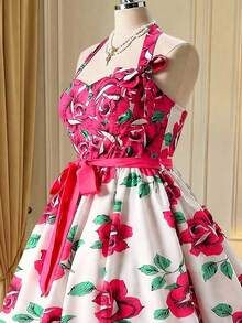 Rometta 大码女式法式浪漫优雅印花无袖吊带系带连衣裙，适合春夏、返校、毕业典礼、假期、情人节、音乐节、母亲节、万圣节、感恩节、复活节、国庆节、舞会、约会、派对、婚礼、户外活动等场合。 - 彩色 - 查看 4