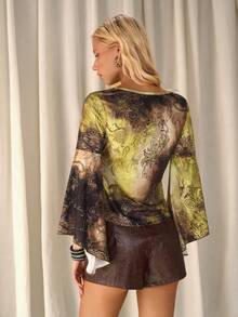 TRNVIE 性感复古美式腰果花深V领修身喇叭袖女式T恤，春夏款 - 彩色 - 查看 2