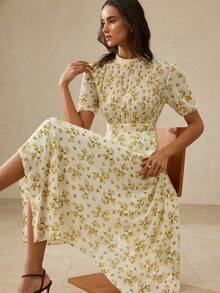 Aveloria Rosie Đầm voan chiffon in họa tiết ngọc trai, xếp ly phía trước, tay ngắn, dài đến đầu gối, kiểu dáng bất đối xứng, tay lửng, họa tiết hoa, hàng mới về. - Nhiều màu - Xem 6
