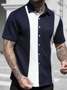 Manfinity CasualCool 男士夏季休闲纹理色块短袖纽扣衬衫 男士纽扣衬衫 男士精美纽扣衬衫 男士纽扣衬衫 复古纽扣衬衫 - 彩色 - 查看 3