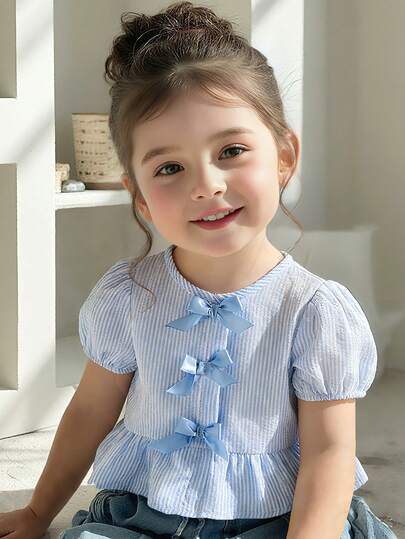 SHEIN Baby Girls' Blouse With Unique Floral Fabric Texture, Countryside Vacation Style, Cute & Fashionable, Comfortable For Spring/Summer, Bow Decor