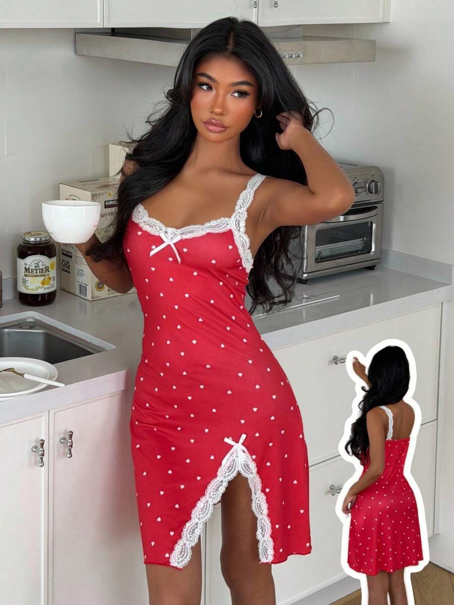 SHEIN Vestido de tirantes de mujer ZzzCrew con estampado de corazón de punto, con ribete de encaje en contraste y abertura lateral, sexy y versátil - Rojo - Ver 1