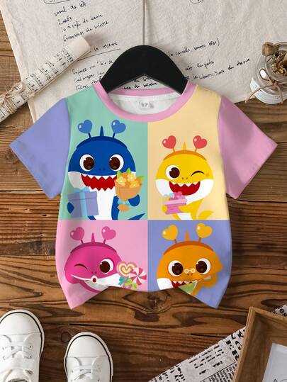 BABY SHARK X SHEIN Young Girls Crew Neck Short Sleeve Cute Cartoon Print Versatile T-Shirt, All-Over Print