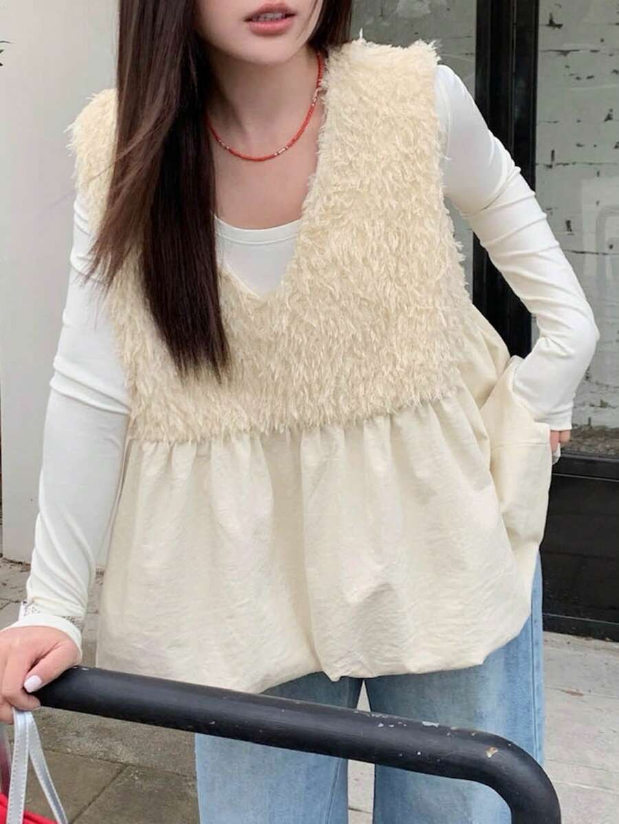 Dazy Plus 大码女式休闲纯色V领拼接仿毛领无袖吊带背心 - 杏色 - 查看 1
