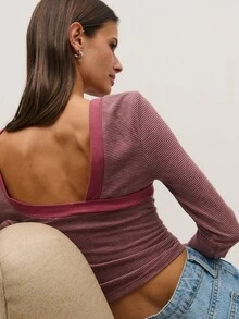 Nöista 不对称针织上衣，方领设计，纽扣细节。修身剪裁，斜角纽扣点缀，尽显优雅气质。适合春假、休闲嘉年华造型、生日聚会叠穿，或打造优雅造型。 - 酒紅色 - 查看 6