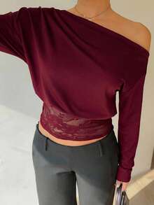 Siren Gaze 女士蕾丝拼接斜肩长袖T恤，秋冬新品 - 酒紅色 - 查看 11