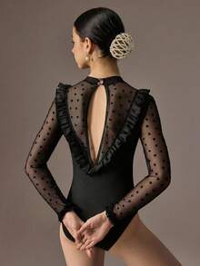 Dieser klassische schwarze Jumpsuit ist speziell für Teenager-Mädchen entworfen und aus weichem, dehnbarem Stoff für bequeme und uneingeschränkte Bewegung gefertigt. Geeignet für Ballett-Training, Tanzpraxis und Fitness-Workouts, das minimalistische und vielseitige Design mit praktischer Schneiderei lässt sich leicht für tägliches Training und Tanzkurse kombinieren. - Schwarz - Übersicht 2