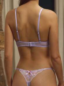 Conjunto de lencería de malla transparente con bordado floral en rosa, con sujetador con aros y tanga a juego, sexy y elegante - Púrpura malva - Ver 6