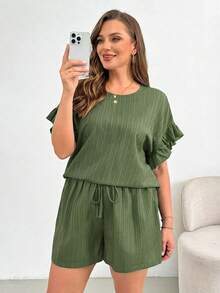 SHEIN Essnce 大码女装春夏时尚休闲宽松舒适日常质感面料黑色荷叶边短袖上衣和荷叶边短裤两件套，度假装，欧洲夏季，邮轮女装，女士家居服套装，裤装套装 - 薄荷綠 - 查看 5