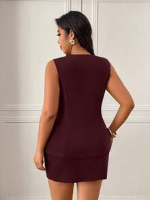 Femmeverse Plus Size Gold Button Chocolate Brown Custom Camisole And Mini Skirt Set - Burgundy - View 2