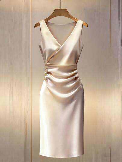 Franclia 优雅V领荷叶边纽扣装饰无袖女式连衣裙