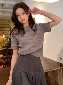 DAZY Blusa de punto de cuello redondo con estampado de letras y corazones, estilo coreano de manga corta para mujer - Gris - Ver 9