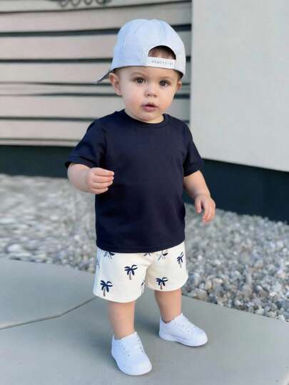 SHEIN Baby Boy Casual Minimalist, Classic Blue Tone, Ocean Blue, Vacation Style, Sporty, All-Match Versatile, Tropical Plants, Coconut Tree, Loose Comfortable T-Shirt Set Suitable For Summer
