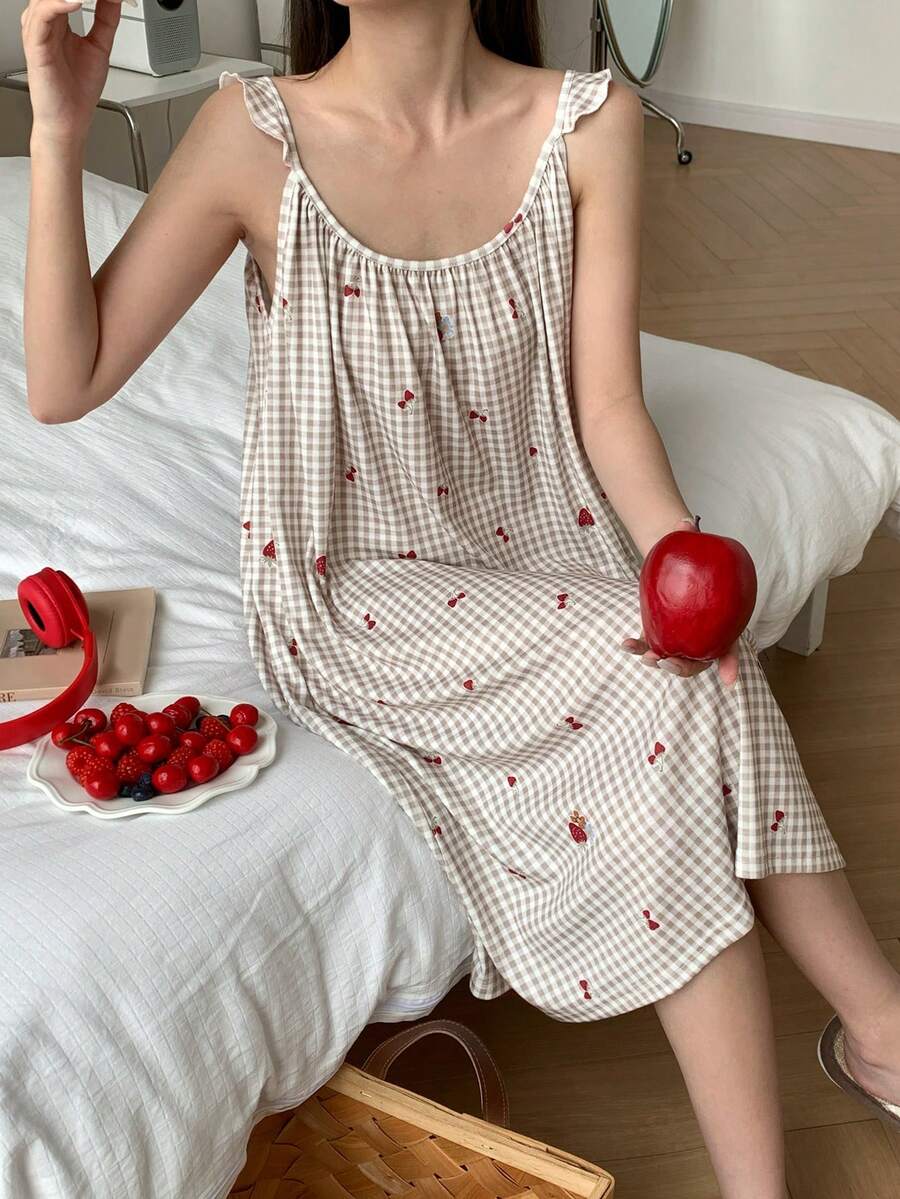 DAZY 女士夏季清新格子草莓印花荷叶边吊带睡裙 - 米色 - 查看 1