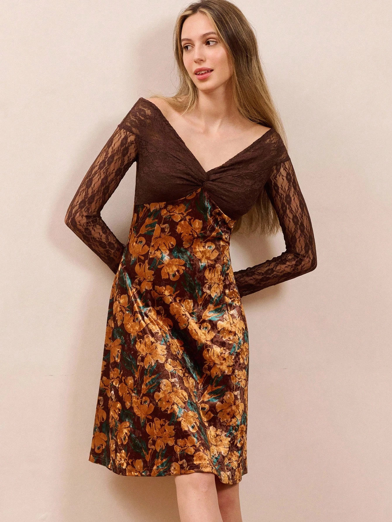 レース長袖 フローラル柄 ミニドレス ブラウン