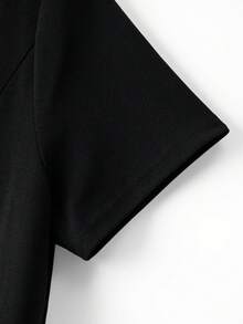 GlowEve CURVE 大码女式深V领收腰喇叭连衣裙，饰有金属装饰纽扣，优雅大方，适合日常通勤、约会、宴会等场合。 - 黑色 - 查看 4