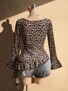 SHEIN ICON Plus Size Keyhole Neckline Leopard Print Ruffle Trim Knitted Blouse, Asymmetrical Hem Ruffle Decor Top - Multicolor - View 2