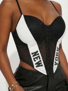 SHEIN SXY Débardeur court asymétrique avec imprimé lettres et couleurs contrastées, mode de rue pour femmes grandes tailles en été - Noir et Blanc - Voir 2