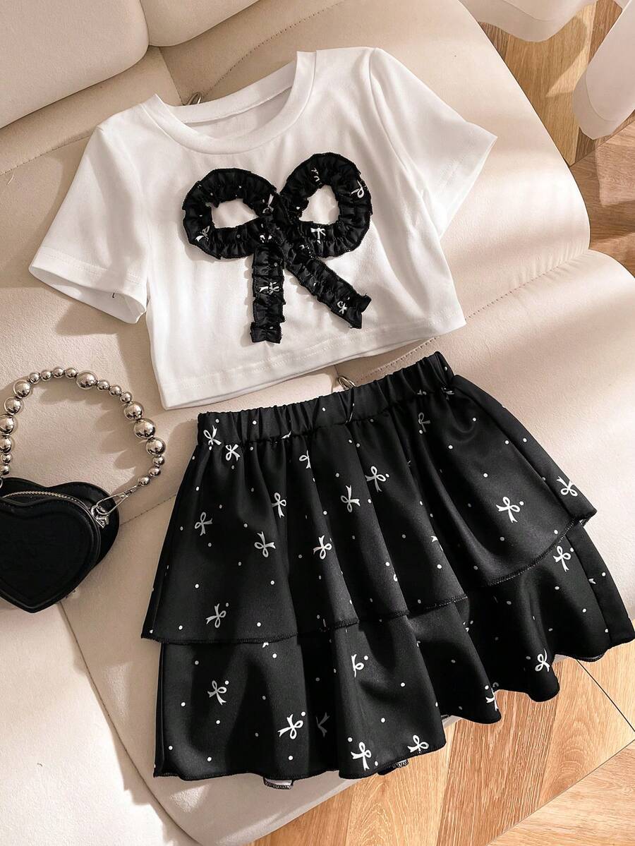 SHEIN 2件套女童夏季新款蝴蝶印花圆领短袖T恤和甜美短裙套装，清新夏日度假、海滩、郊游百搭复古时尚装扮 - 黑與白 - 查看 1