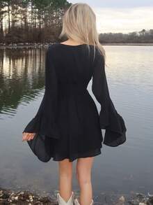 Sydney Algeri Vestido Curto Elegante de Manga Longa com Cintura Marcada e Decote em V Monocromático para Mulheres - Preto - Visão 2