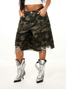 SUMWON WOMEN Pantalones cortos de mezclilla con camuflaje y estampado de ángel, cintura media, desgastados y con dobladillo deshilachado, pierna ancha, longitud hasta la rodilla, casuales de verano para mujer - Verde militar - Ver 2