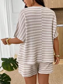 SHEIN Frenchy 加大码夏季新款条纹T恤短裤两件套 - 彩色 - 查看 2