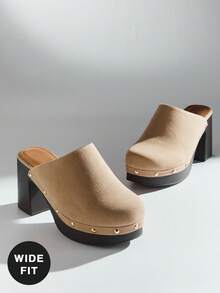 Solezae Dép bít mũi đế xuồng đính đinh tán dáng rộng dành cho nữ – Gót vuông cổ điển, thoải mái và sành điệu. - Màu be - Xem 5