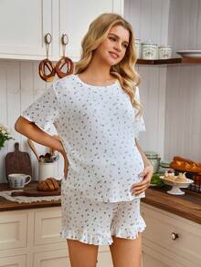 SHEIN Ensemble de maternité 2 pièces avec t-shirt à col rond à volants floraux + shorts à taille ajustable. Ensemble de détente d'été pour femmes, tenues d'été décontractées 2 pièces, ensemble de pyjama d'été 2 pièces pour femmes, ensemble coordonné d'été pour femmes - Blanc - Voir 4