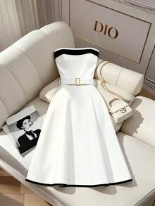 Franclia Vestido corto con falda acampanada, cinturón de metal con hebilla y ribete de contraste sin tirantes para mujer - Blanco - Ver 1