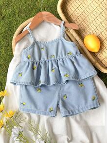 SHEIN Vintaside Kids 女婴夏季休闲两件套，蓝色水洗牛仔布柠檬黄刺绣荷叶边吊带背心和牛仔短裤 - 淺色水洗藍 - 查看 4