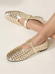 CUCCOO CHICEST Zapatos planos de mujer con puntera redonda, cómodos, tipo Mary Jane, con patrón láser vintage simple, para primavera, vacaciones de primavera, Pascua y Navidad - Dorado - Ver 2