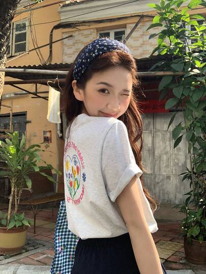 DAZY Women's Floral Embroidery Round Neck Short Sleeve T-Shirt, Korean Style