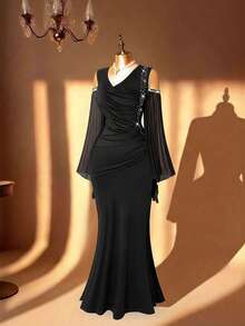 Reflora Plus Size Elegant Faux Pearl Decor Off-Shoulder Ruched Fishtail Hem Dress, Autumn - Black - View 2