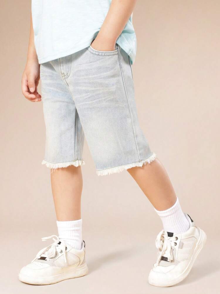 Pantaloncini in denim con orlo sfrangiato e lavaggio chiaro