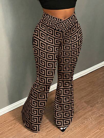 Slaydiva Plus Size Women Classic Geometric Print Asymmetric Waist Flare Leggings Flared Leggings