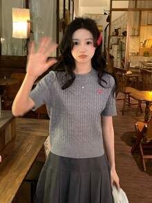 DAZY Blusa de punto de cuello redondo con estampado de letras y corazones, estilo coreano de manga corta para mujer - Gris - Ver 7