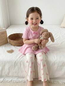 2 Stücke/Set Mädchen elegantes, süßes rosa Patchwork-Set mit Rüschenkragen, Schleifendekor, Kurzarmoberteil und apricotfarbenem Schmetterlingsdruck, weite Hosenbeine, bequeme Homewear - Pink - Übersicht 3